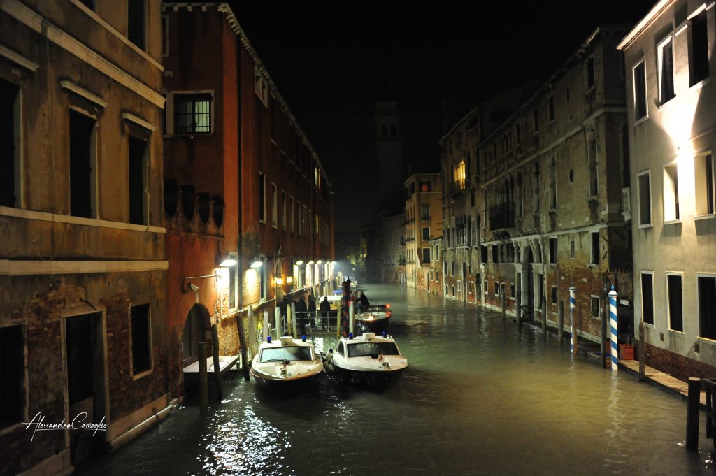 venezia-canali-notturno